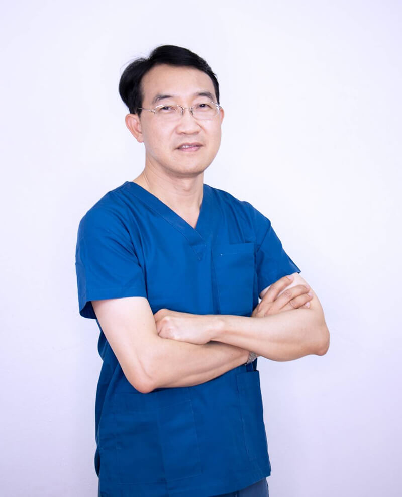 Doctor Thee interplast clinic bangkok surgery (1)